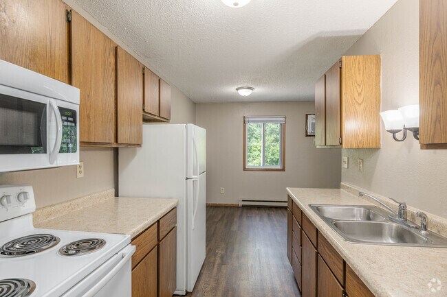 2BR,1BA - 780SF - Kitchen