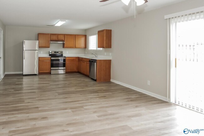 Photo - 213 Farmington Dr