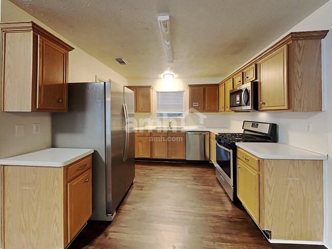 Photo - 12311 Claresholm Dr