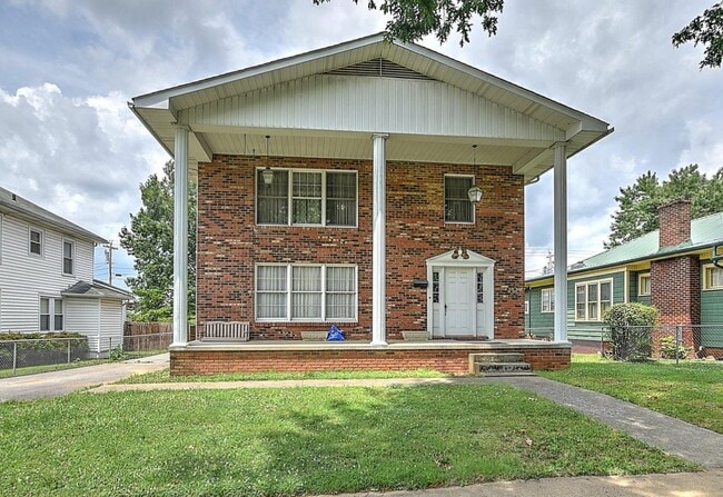 Photo - 424 W Maple St Unit 2