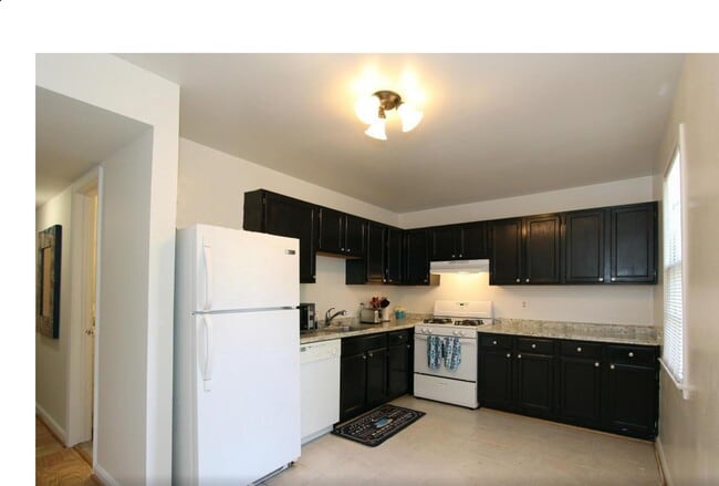 Photo - 778 Quince Orchard Blvd Unit T2