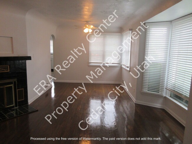 Photo - 399 E Center St