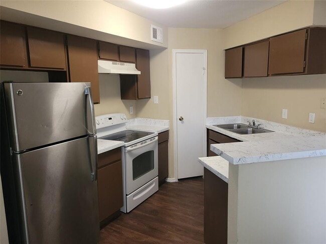 Building Photo - 7200 W T C Jester Blvd Unit 3204 Rental
