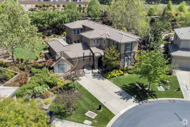 Building Photo - Beautiful Executive Level Home in Prestigi...