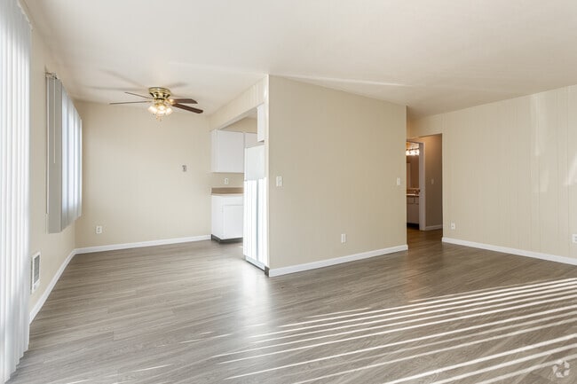 2HAB, 1BA - 870&nbsp;ft² - Crown Royal