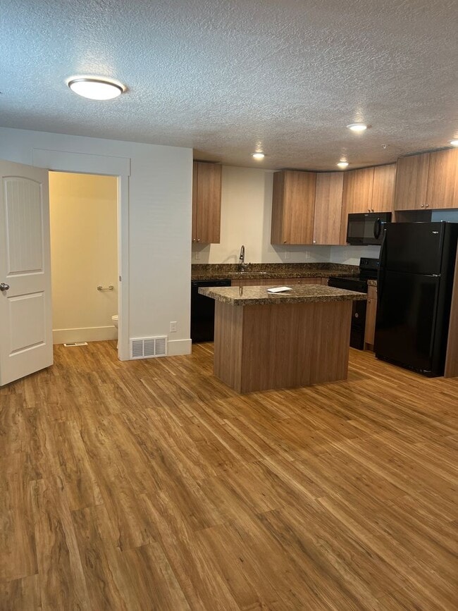 2 bedroom 2.5 bath townhome - 2 bedroom 2.5 bath townhome