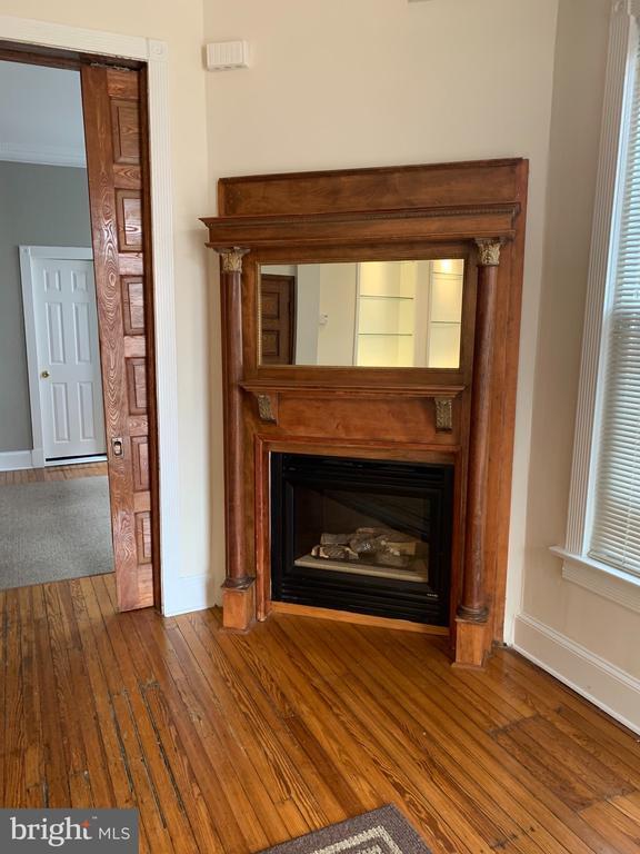 Photo - 15 Seaton Pl NW