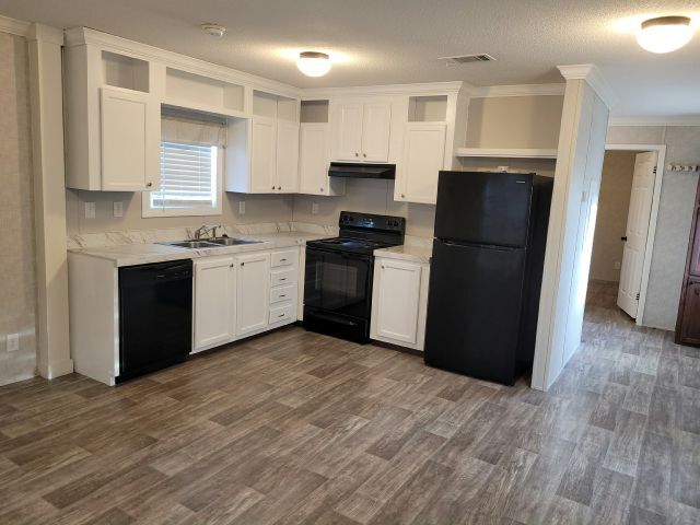 Photo - 4125 Park St N