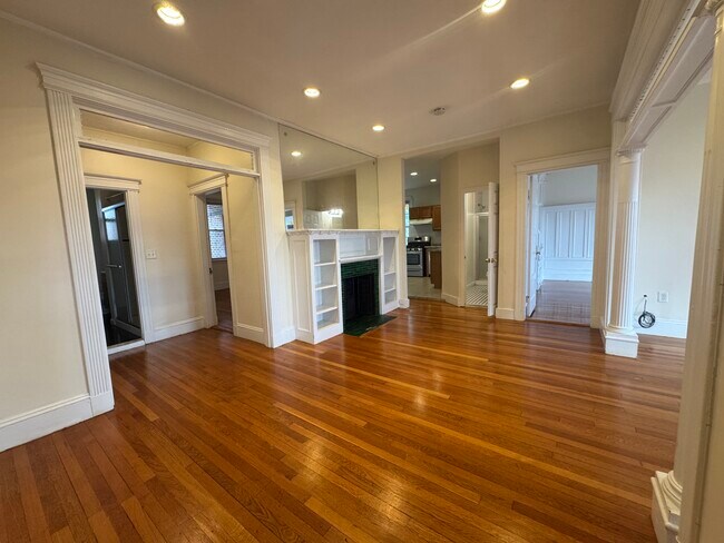 Building Photo - 41 Orkney Rd Unit 3