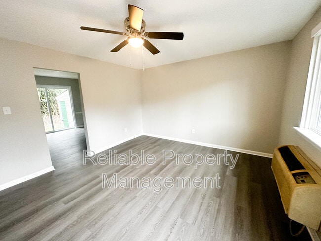 Photo - 430 S Smith St