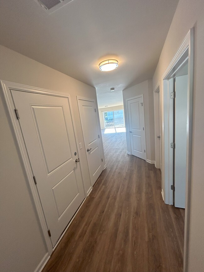 Photo - Hillside Place