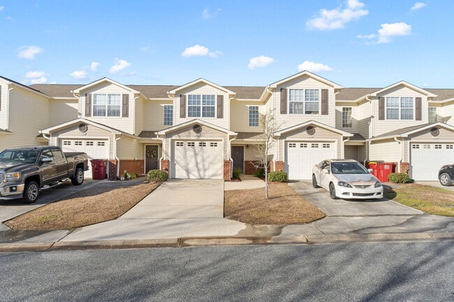 Building Photo - 707 Majestic Dr Rental