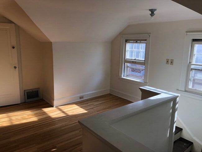 Photo - 1940 Lawn St