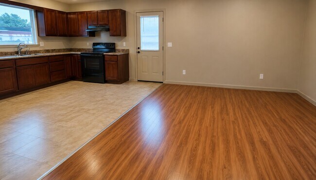 Photo - 1027 Chichester Ave Unit B
