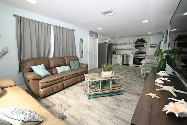 Photo - 206 Cape Coral Pkwy W