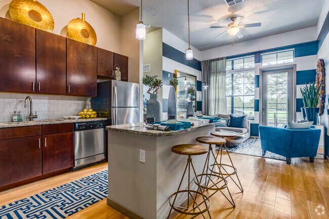 2 BR, 2 BA- 1,055-1,077SF