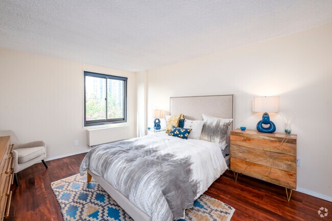 1BR, 1BA – 721SF - Bedroom