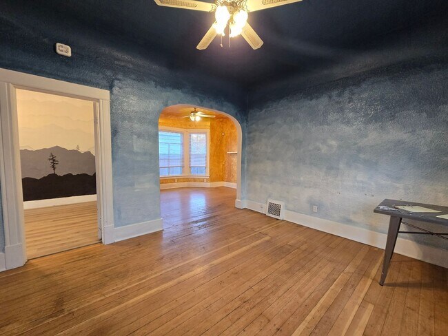 Photo - 135 Custer Ave Unidad 135 Custer Ave #1