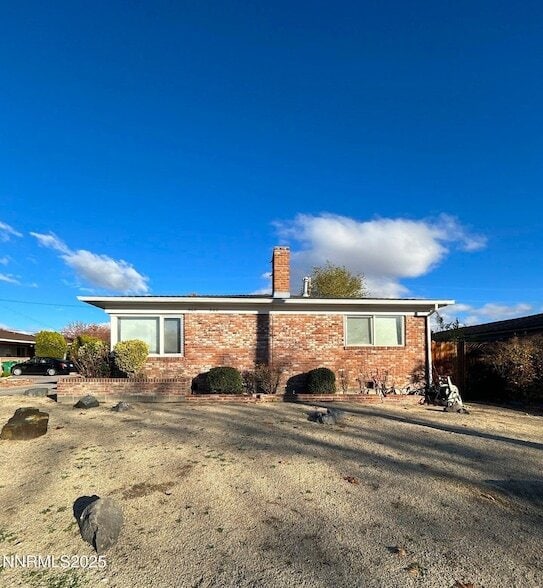 Photo - 660 Kirman Ave