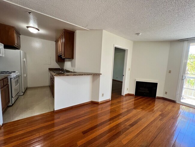 Photo - 1 BEDROOM / 1 BATH APARTMENT - NEAR UCLA C... Unit 201