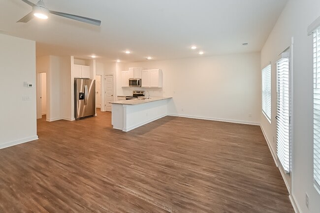 Photo - 112 The Heights Dr