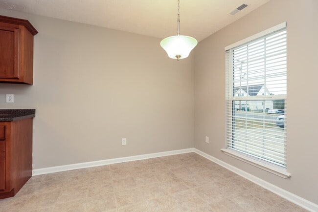 Photo - 718 Wildwood Dr