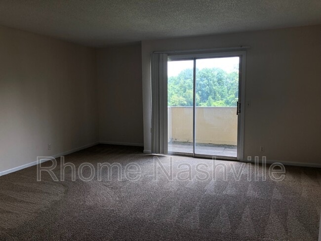 Photo - 515 Basswood Ave