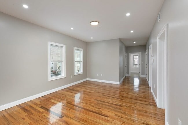 2 Baird St Unit 2