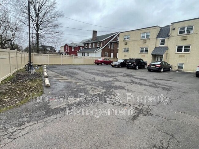 Photo - 613 N Broad St