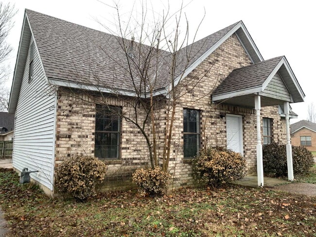 Photo - "Charming 3-Bed Home in Jonesboro with Granite Countertops & 2 Full Baths!"
