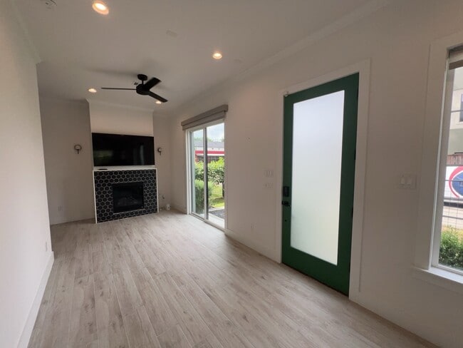 Photo - 1423 Holly St