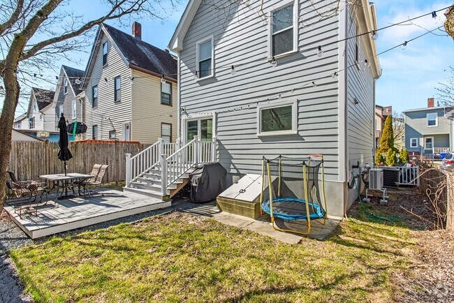 Building Photo - 33 Eastman St Unit 1 Rental