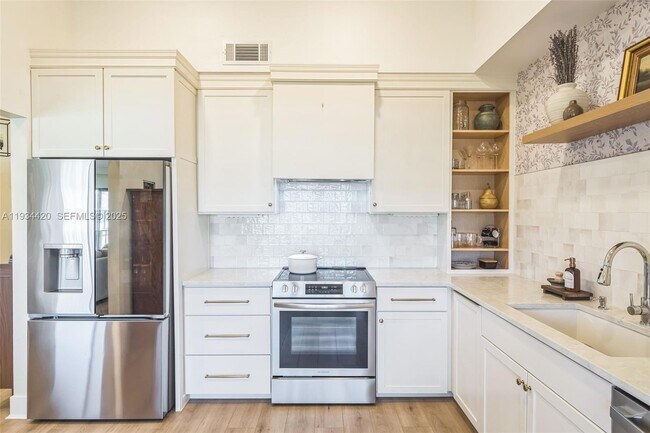 Photo - 3207 S Lakeview Cir Unit 6205