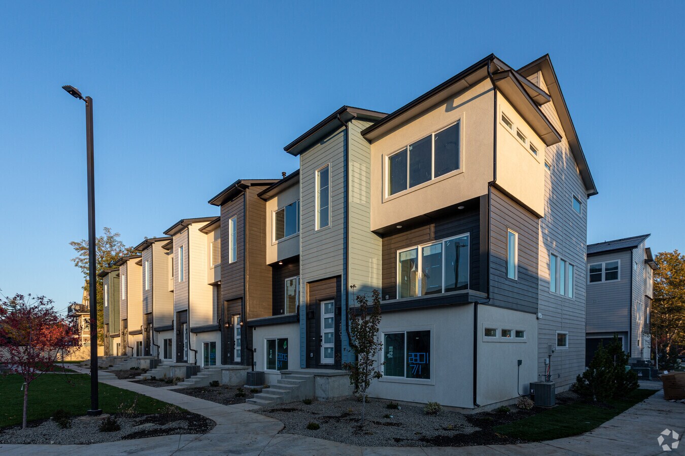Bradbury Luxury Townhomes - Bradbury Luxury Townhomes