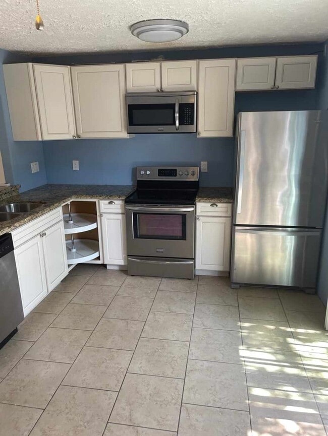 Building Photo - 1701 Upland Dr Unit 184 Rental