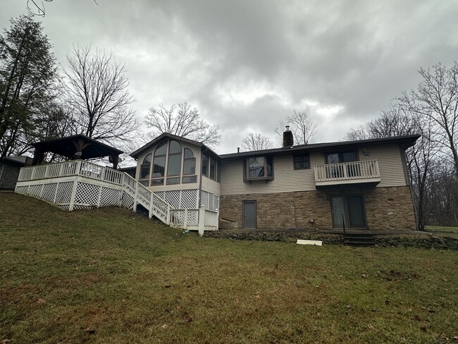 Photo - 690 Terrace Lake Rd