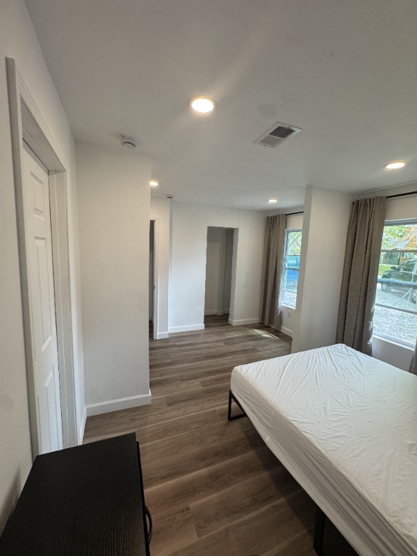 Photo - 364 Adelle St SE