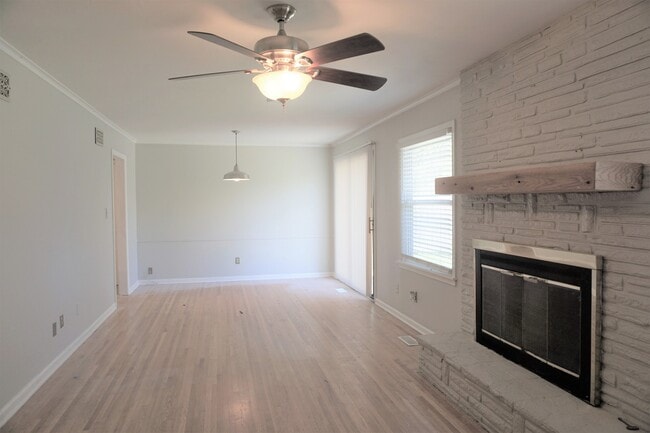 Photo - 3 Bed 2 Baths In Midtown Charmer With Covered Front Porch!