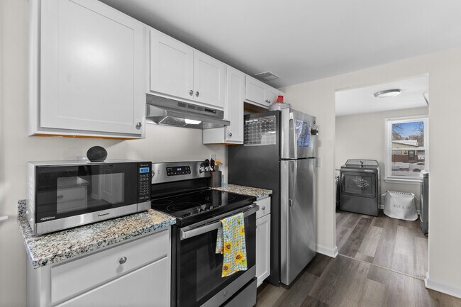 Photo - 5222 Williams St