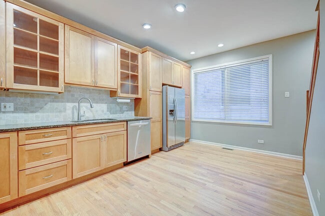 Photo - 1923 N Sheffield Ave