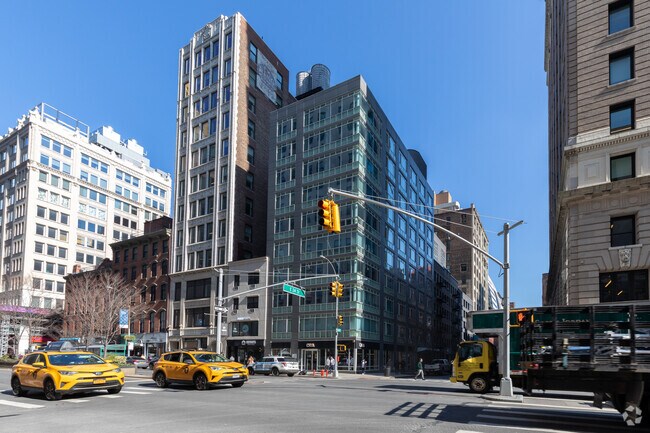 Photo - 325 Park Ave S