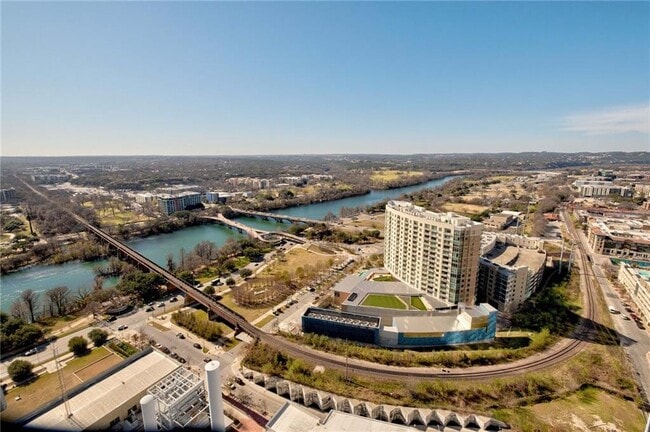 Building Photo - 222 West Ave Unit 3010