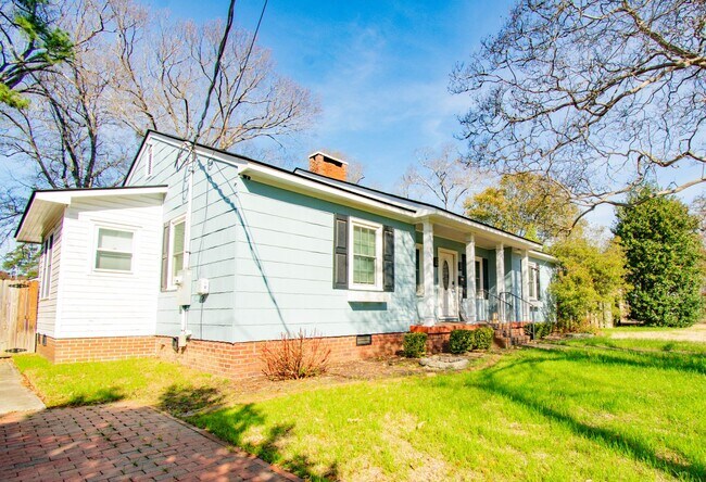 Photo - Available 3/27/26 - Charming Haymount 3 Bedroom 2 Bathroom Home- Pets Okay