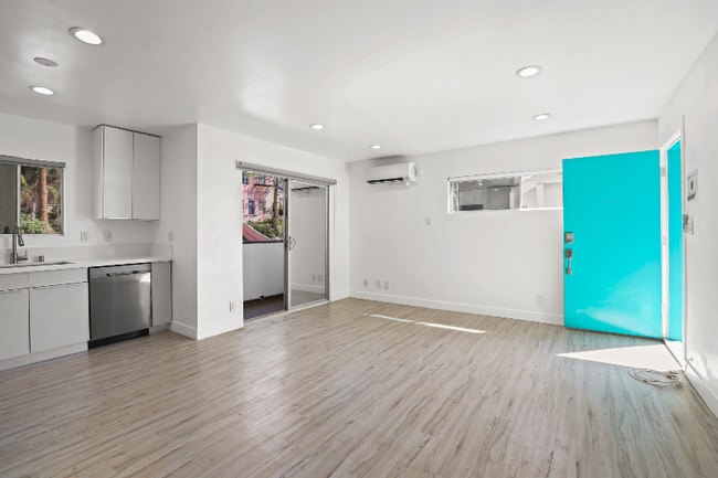 Photo - 249 S Coronado St Unidad 6