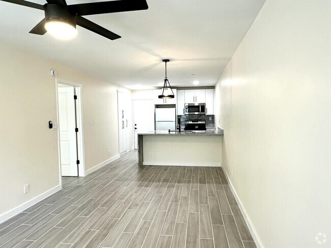Building Photo - 2771 Riverside Dr Unit 114A Rental