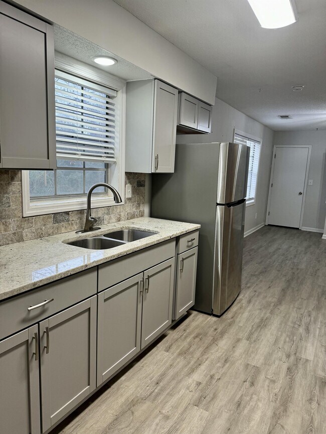 Photo - 5832 Gleneden Dr