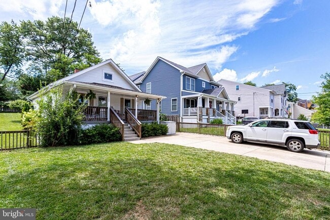 Photo - 1708 N Cameron St House