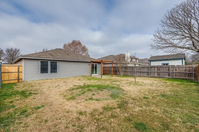 Building Photo - 2812 Terrace Dr