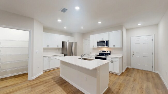 Photo - Elegant 3-Bed Townhouse on Hillock Blvd, Haines City!