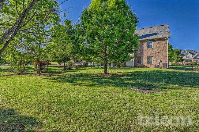 Photo - 316 Norway Spruce Ct